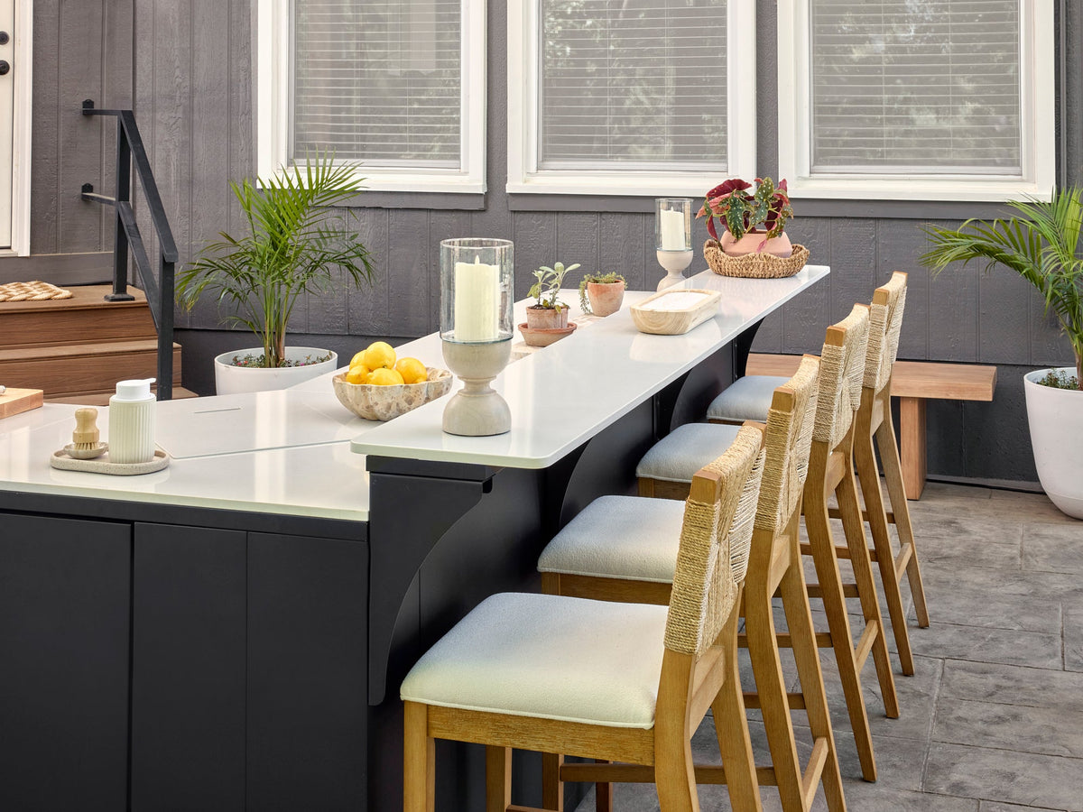Emory | Corner Outdoor Kitchen Island with Bar Seating & Built-In Griddle – Right