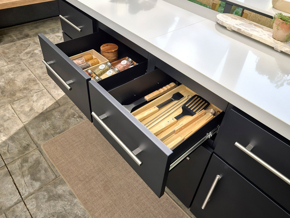 Emory | Corner Outdoor Kitchen Island with Bar Seating & Built-In Griddle – Right