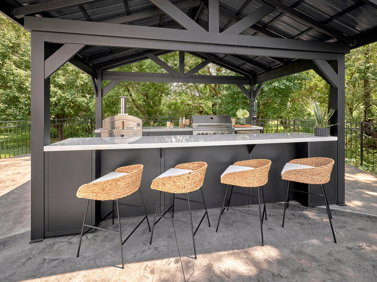 Lancaster | Galley Outdoor Kitchen with Built-In Griddle & Pizza Oven