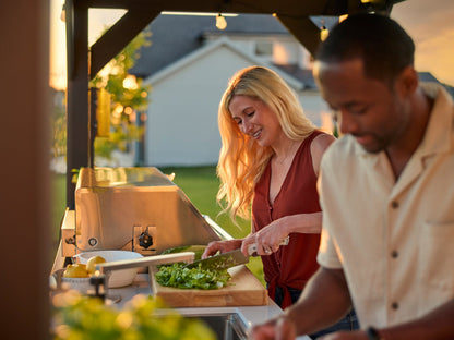 Lancaster | L-Shape Outdoor Kitchen with Built-In Griddle & Pizza Oven