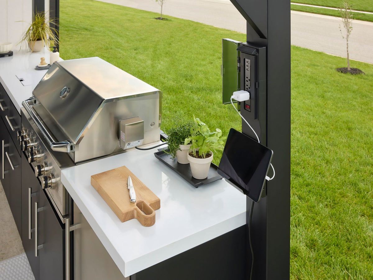 Lancaster | L-Shape Outdoor Kitchen with Built-In Griddle & Pizza Oven