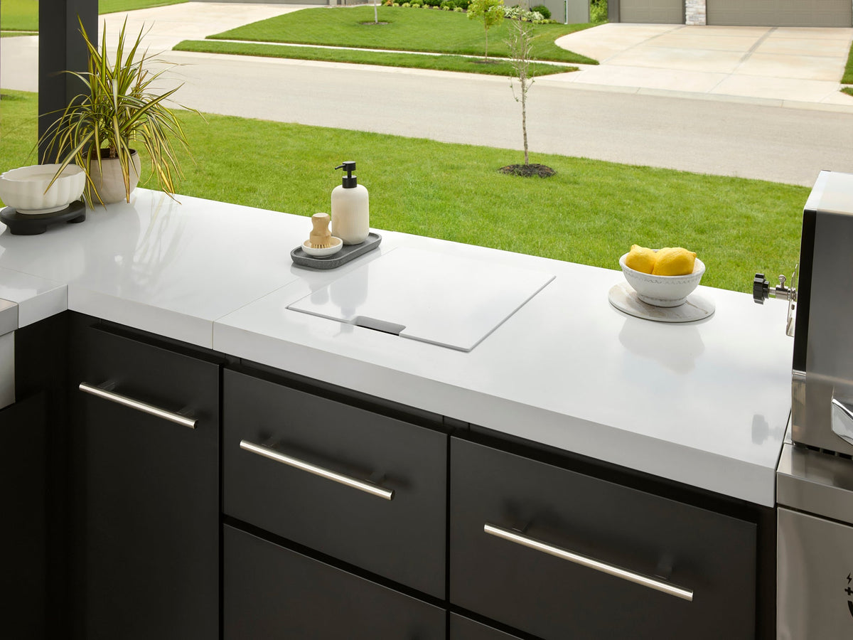 Lancaster | L-Shape Outdoor Kitchen with Built-In Griddle & Pizza Oven