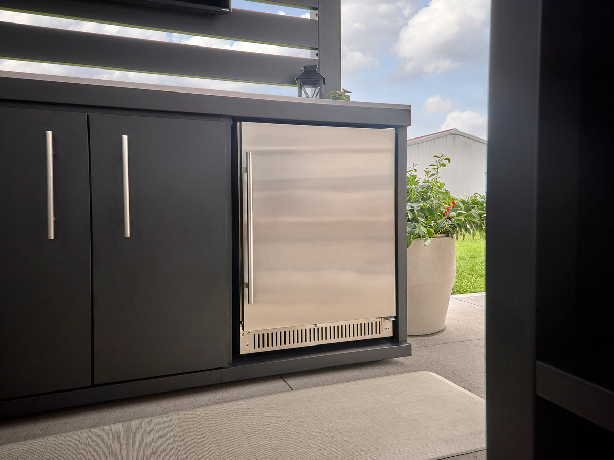 Langston | Covered Walk-In Outdoor Kitchen with Built-In Griddle & Pizza Oven
