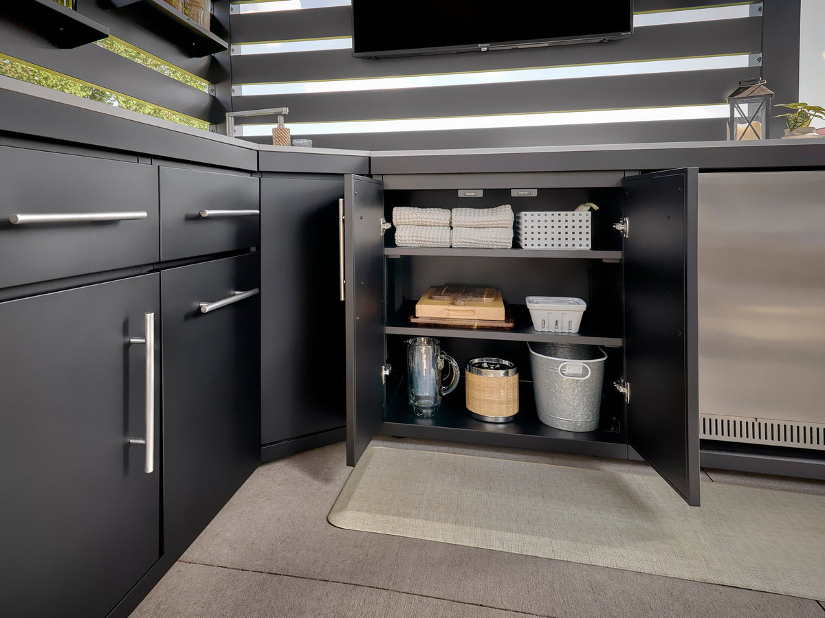 Langston | Covered Walk-In Outdoor Kitchen with Built-In Grill & Pizza Oven